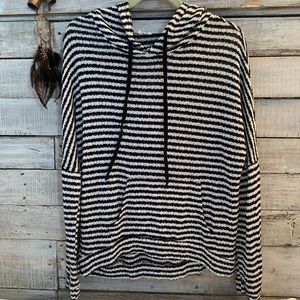 Tilly's Tops - Oversized sweater hoodie Tilly's Tops - Oversized sweater hoodie
